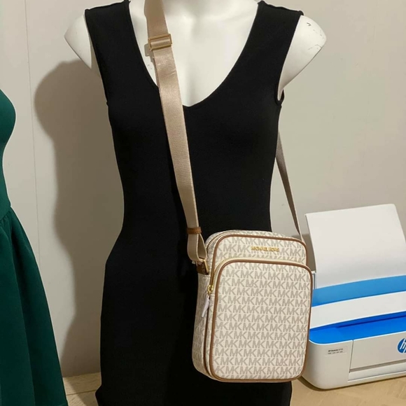 MICHAEL KORS FLIGHT BODY BAG - Picture 5 of 6